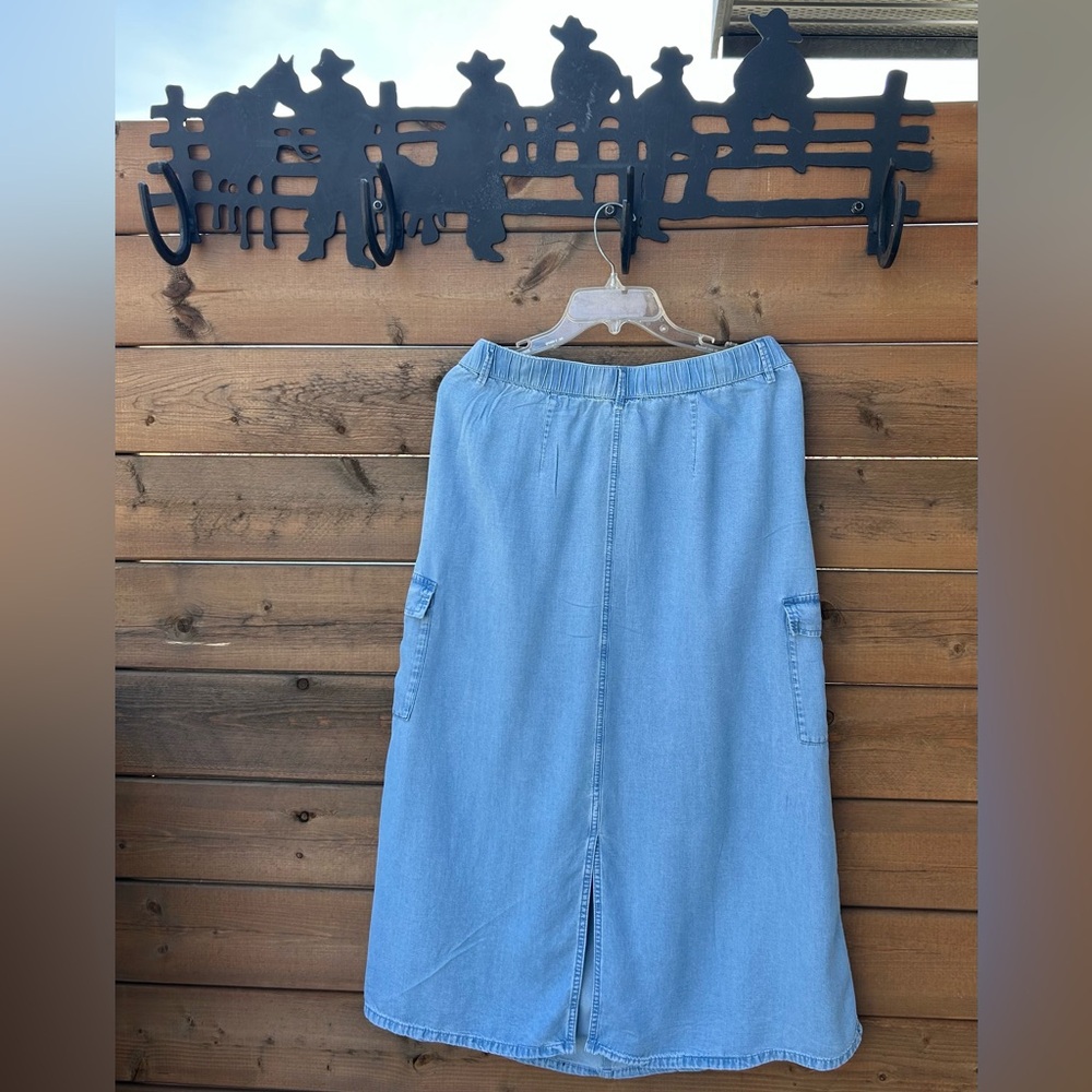 274. J. Jill Denim Women’s Cargo Midi Skirt - Picture 2 of 15